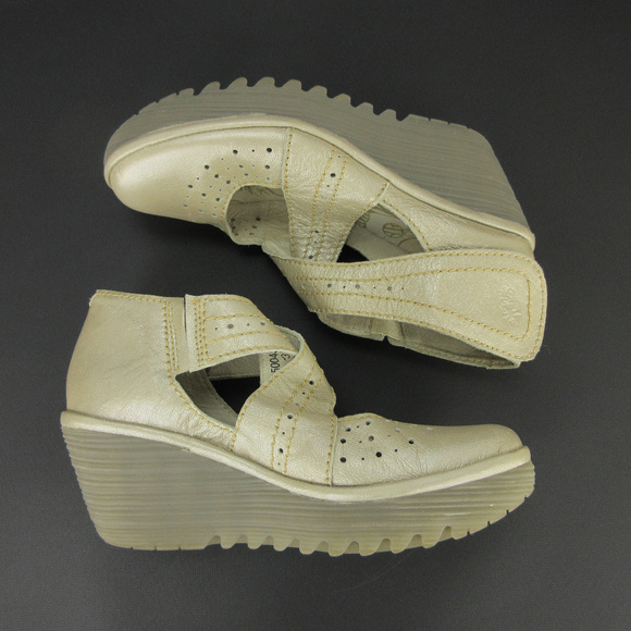 SOLD FLY London Yepe Wedge 37 Gold Mary Jane - Picture 3 of 8
